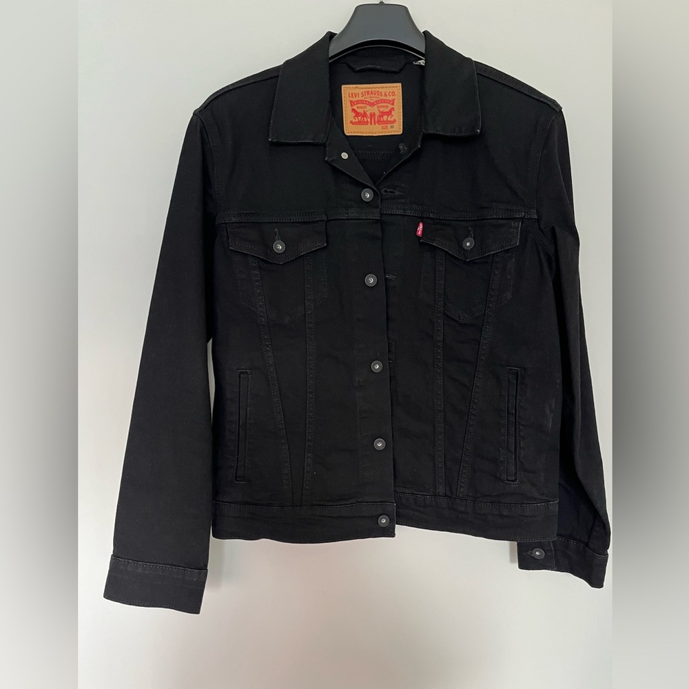 Levi Black Denim Trucker Jacket - medium (M)
